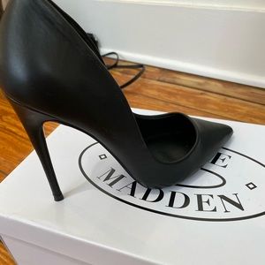 Steve Madden Black Pumps 5.5